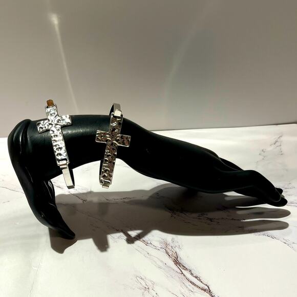 Silver tone cross bracelets - Picture 5 of 5